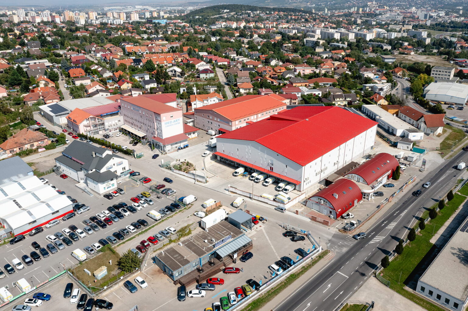 Sídlo spoločnosti MED-ART v Nitre z vtáčej perspektívy.
